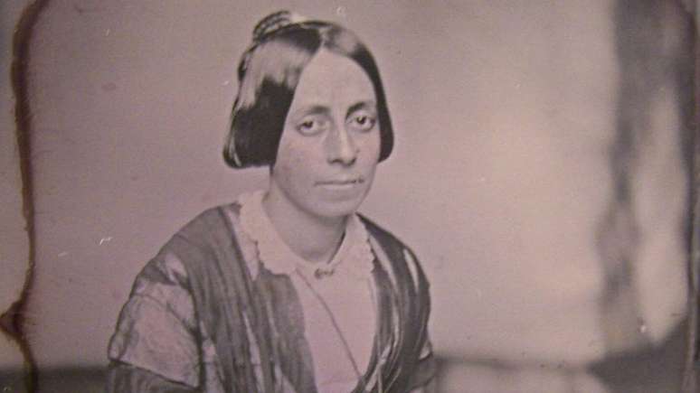 Primeira-dama Jane Roberts: imigrantes recriaram na Lib&eacute;ria muitos aspectos da sociedade americana, mantendo a l&iacute;ngua inglesa, os costumes, vestimentas e estilo arquitet&ocirc;nico dos EUA