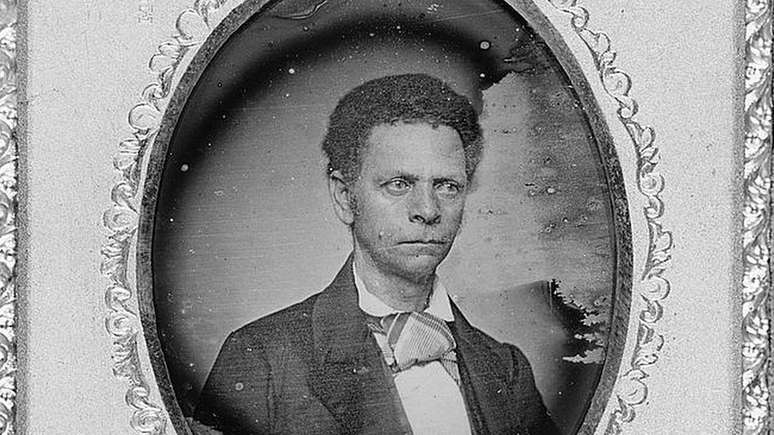 Joseph Jenkins Roberts, um americano nascido no Estado da Virg&iacute;nia que havia chegado &agrave; Lib&eacute;ria em 1829, foi o primeiro presidente ap&oacute;s a independ&ecirc;ncia do pa&iacute;s, em 1847