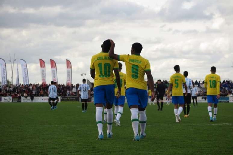 França vence seleção brasileira e é campeã do Torneio