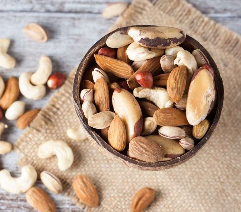 Nuts como a amêndoa e as castanhas podem ser uma alternativa mais saudável ao leite 