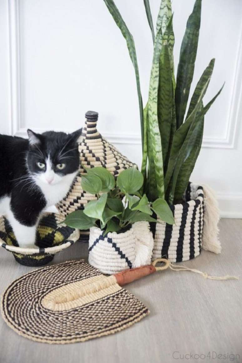 50. Cesto de fio de malha preto e branco &ndash; Foto Cuckoo 4 Design