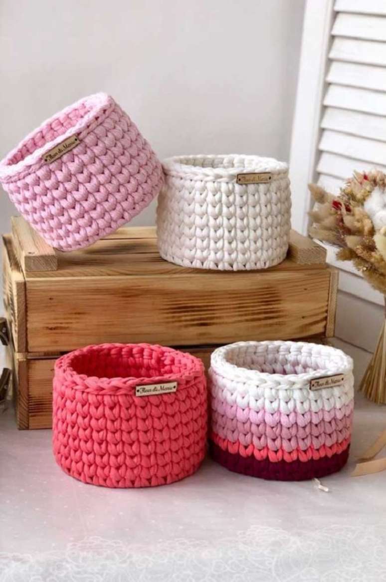 34. Cesto de fio de malha em tons de rosa &ndash; Foto Decor Facil