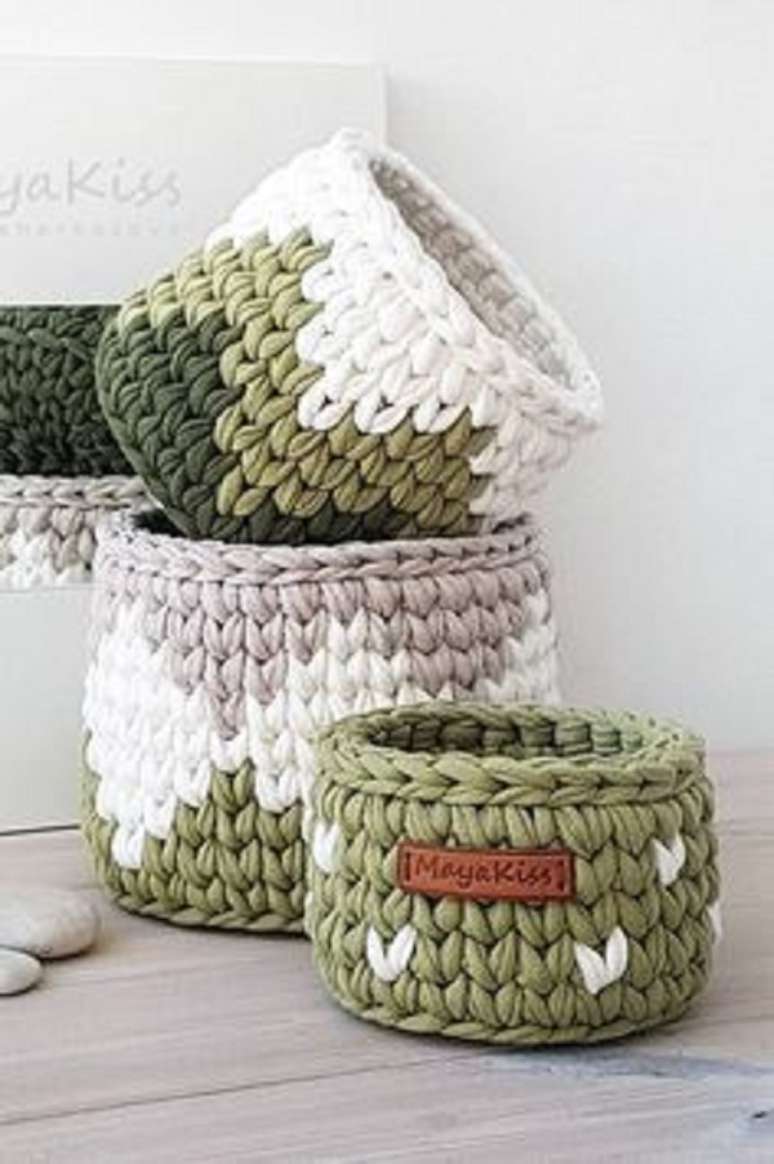 56. Cesto de fio de malha verde e branco &ndash; Foto como Fazer Croche do Zero