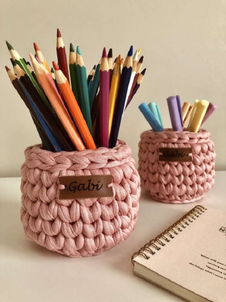 8. Cesto de fio de malha para organizar l&aacute;pis e canetas &ndash; Foto Estrelacos