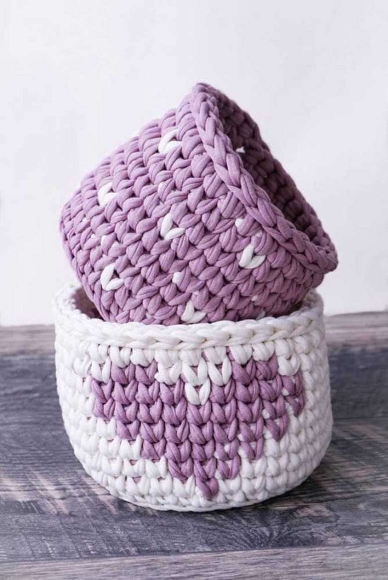 38. Cesto de fio de malha grande rosa e branco &ndash; Foto Decor Facil