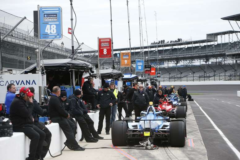 Indy encerrou mais cedo as atividades do primeiro dia de testes para a Indy 500 