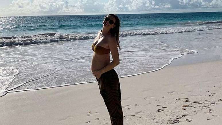 Sharapova revelou que está grávida de seu primeiro filho.