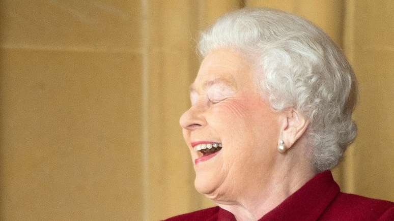 A vida da rainha Elizabeth 2ª é repleta de solenidade e seriedade — um lado que nem todos conhecem é o senso de humor da monarca