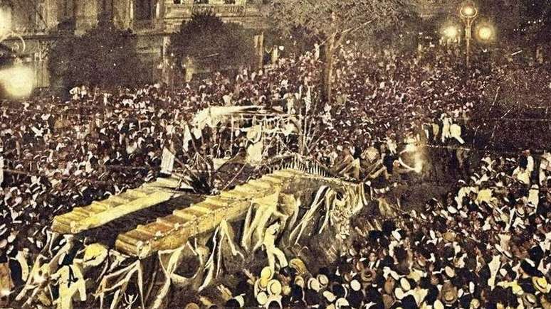 Desfile dos Democráticos nas ruas do Rio em 1919