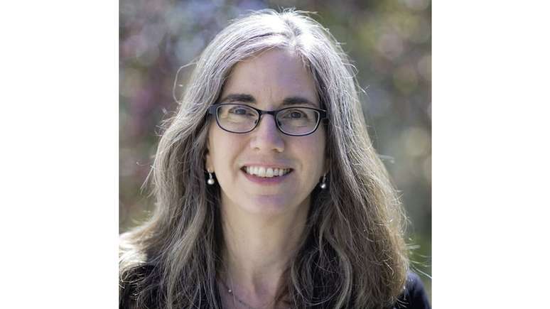 A historiadora Francine Hirsch aponta que crimes contra os direitos humanos cometidos pelos Stalinismo jamais foram levados a devido julgamento