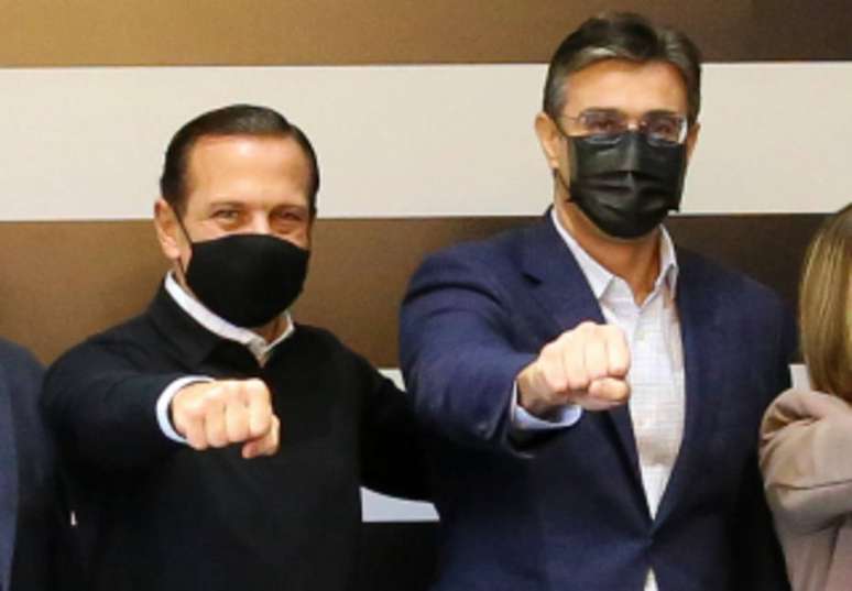 O ex-governador João Doria e o atual, Rodrigo Garcia, em evento em maio de 2021. 