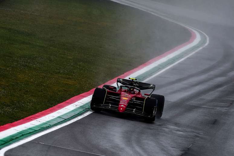 Sainz sob a chuva na Emília-Romanha