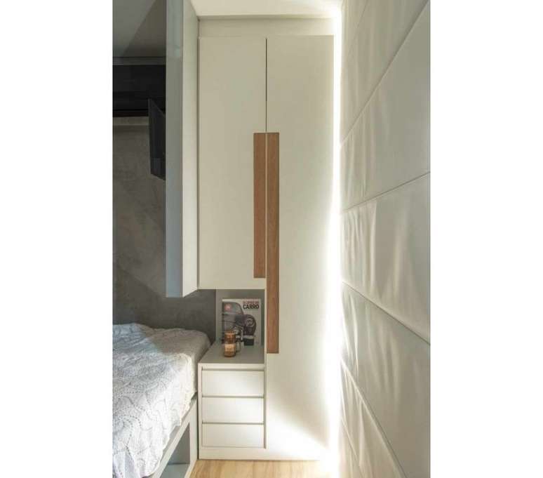 Passar a fia&ccedil;&atilde;o por dentro da marcenaria &eacute; bom para um visual mais organizado -