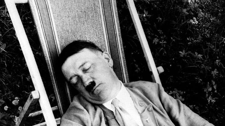 Hitler come&ccedil;ou com inje&ccedil;&otilde;es de glicose e vitaminas. Alguns anos depois, ele estava injetando horm&ocirc;nios e ester&oacute;ides, e ent&atilde;o mudou para drogas mais pesadas, como a metanfetamina