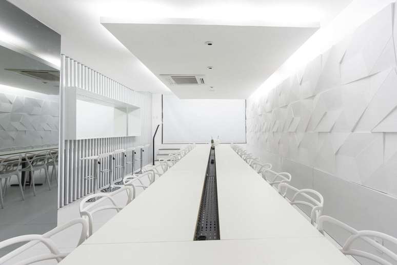 27. Estabeleicmentos comerciais usam muito a parede 3D. Projeto de Kali Arquitetura