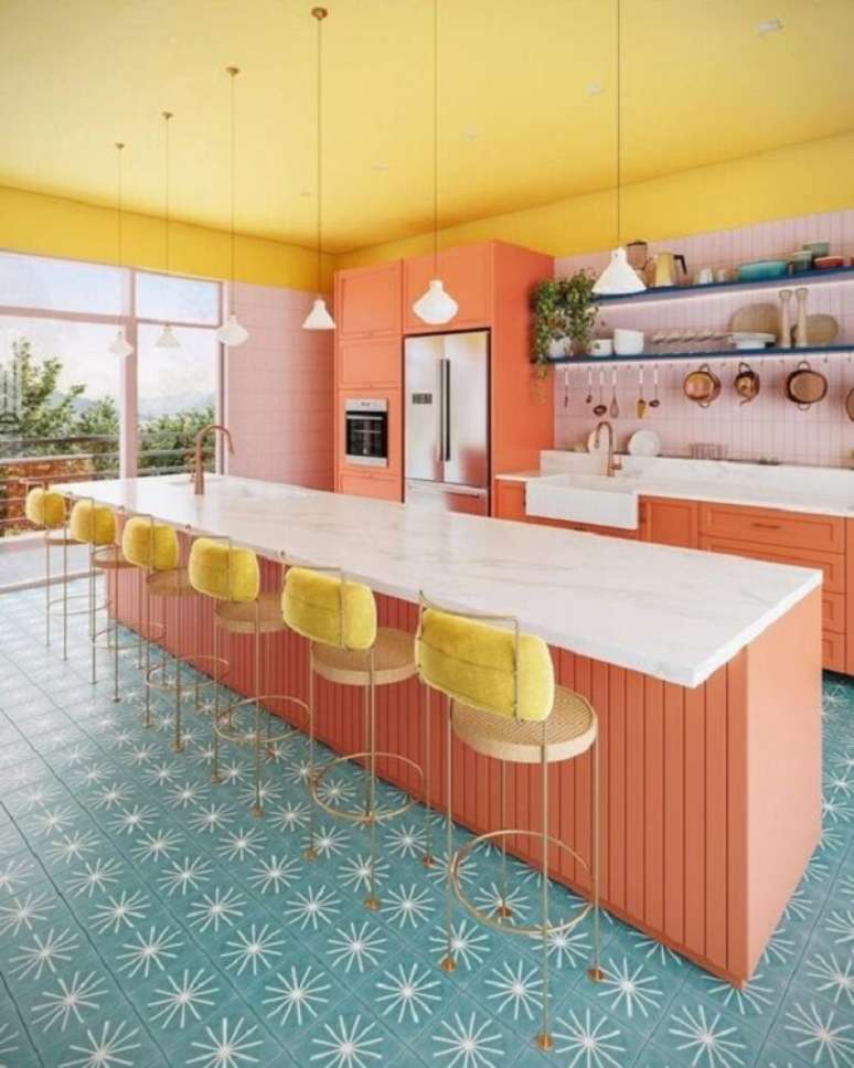 51. Armário de cozinha grande na cor laranja e amarela – Foto