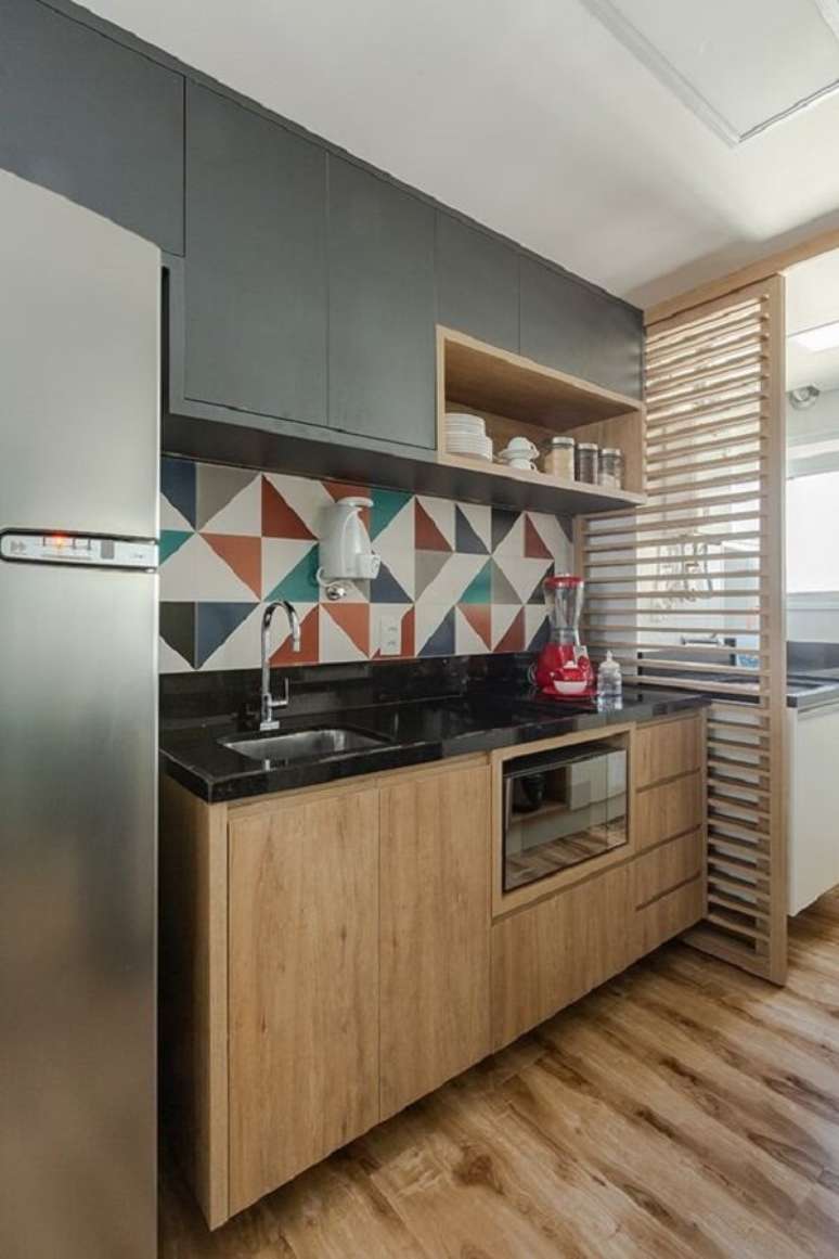 12. Armário de cozinha de parede grande – Foto Rubia M Vieira