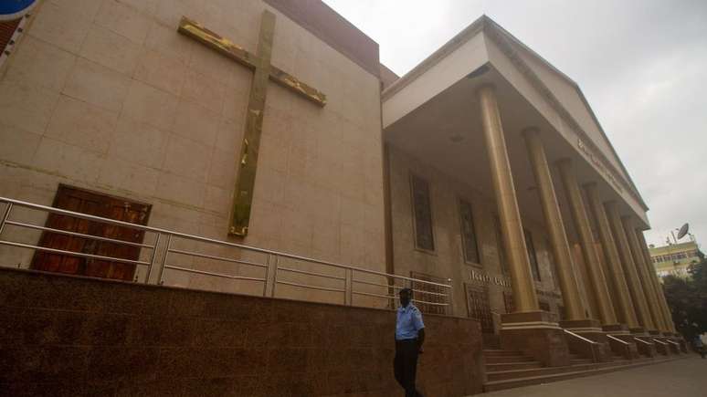 O racha na Universal de Angola come&ccedil;ou no final de 2019 com o surgimento de grupo que se op&ocirc;s abertamente &agrave; dire&ccedil;&atilde;o brasileira