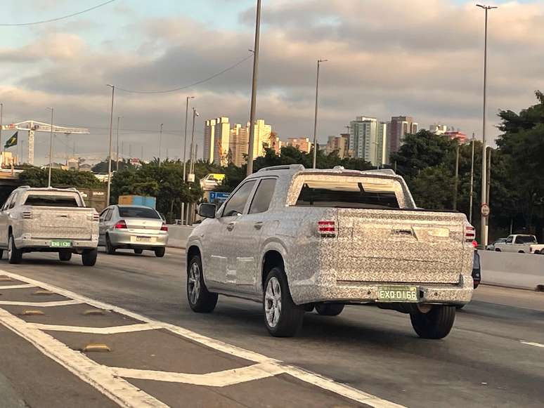 Nova Chevrolet Montana terá lanternas quadradas