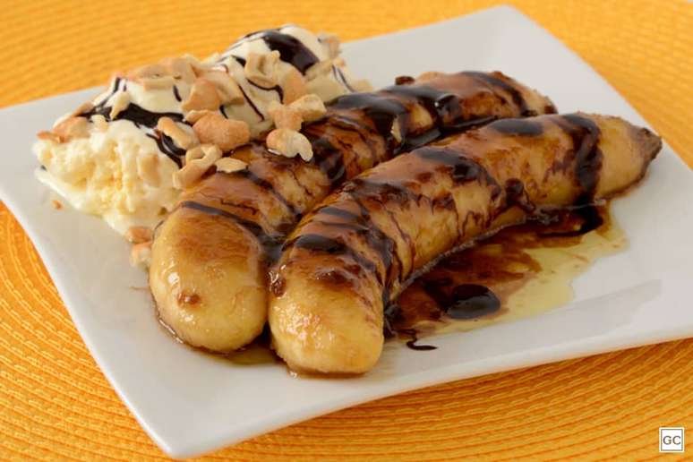 Banana flambada &ndash; Foto: Guia da Cozinha