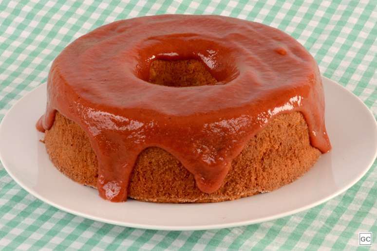 Bolo de aipim com goiabada &ndash; Foto: Guia da Cozinha