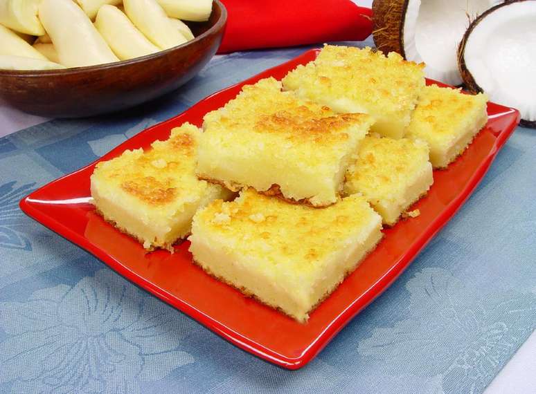 Bolo cremoso de aipim &ndash; Foto: Guia da Cozinha