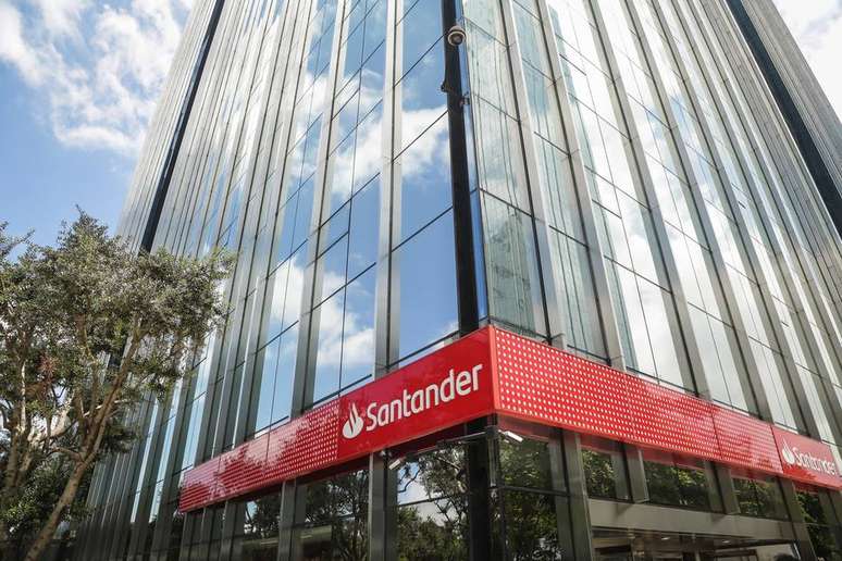 Sede do Santander, em São Paulo; banco quer ser visto como empresa de consumo 