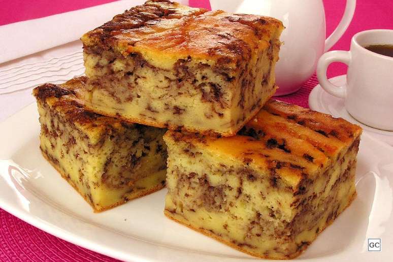 Bolo formigueiro de mandioca &ndash; Foto: Guia da Cozinha