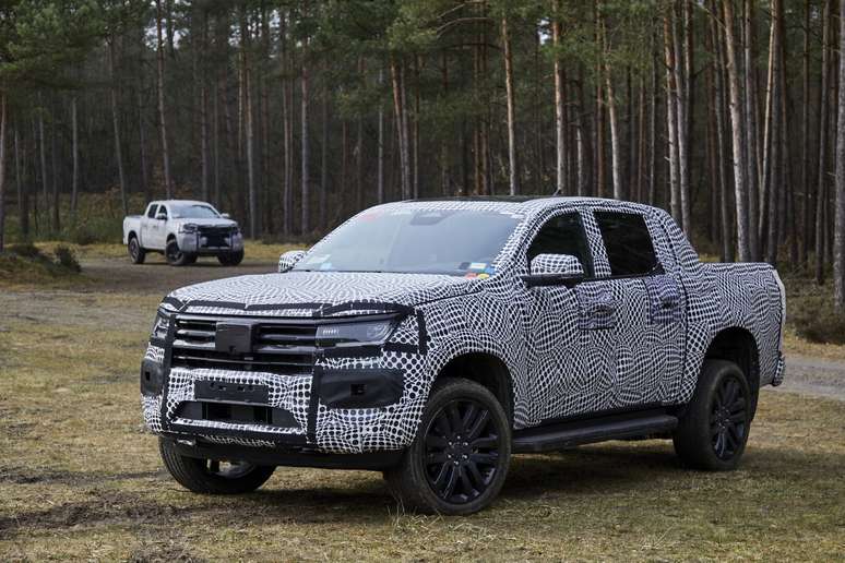 Nova geração da Volkswagen Amarok em testes