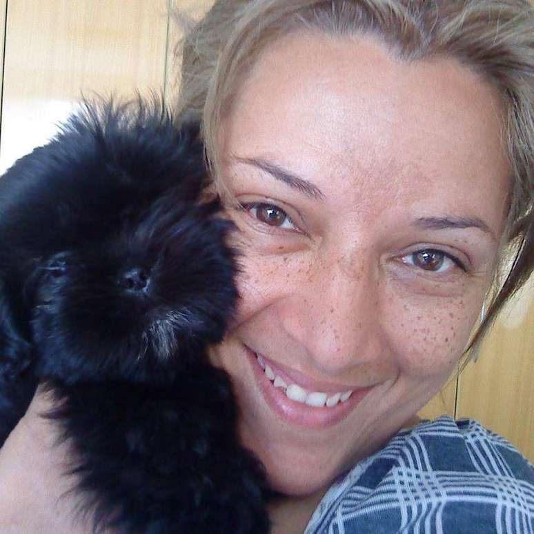 Ros&acirc;ngela Serra Paran&aacute; em foto atual