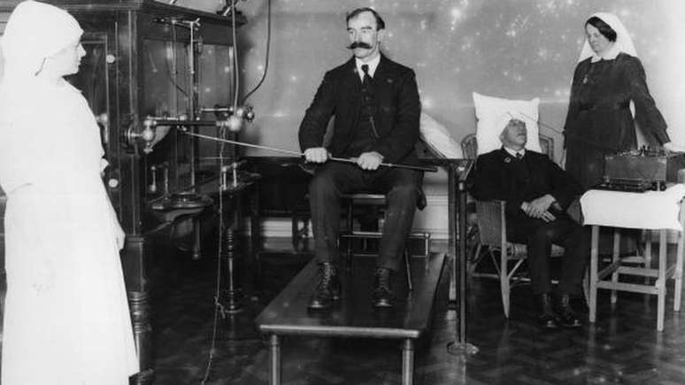 Na Primeira Guerra Mundial, soldados como esses da foto desenvolveram o 'shell shock', um estado de paralisia que impedia qualquer atividade