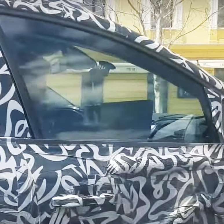 Novo SUV da Renault em testes na Romênia