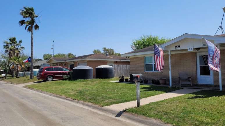Em Boca Chica Village existem cerca de 20 casas, sem &aacute;gua encanada ou esgoto