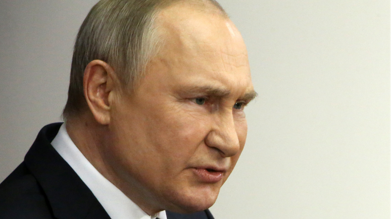 Vladimir Putin disse que a Rússia tem "todas as ferramentas" para responder a ação de estrangeiros