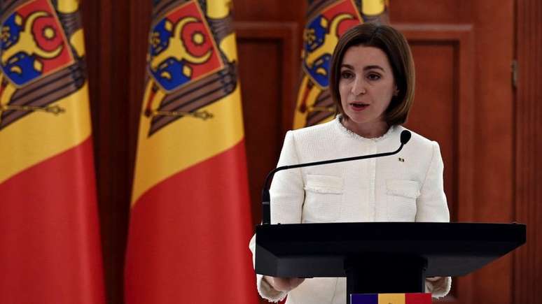 A presidente Maia Sandu, que &eacute; fortemente pr&oacute;-Ocidente, &eacute; fotografado ap&oacute;s se encontrar com o secret&aacute;rio de Estado dos EUA, Antony Blinken, em Chisinay, 6 de mar&ccedil;o de 2022