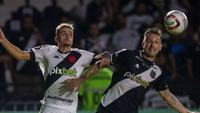 Vasco e Ponte Preta mediram forças nesta quinta-feira em São Januário 