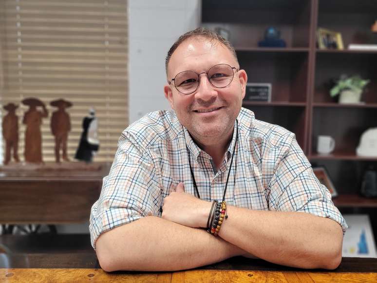 Roy De los Santos &eacute; o Comiss&aacute;rio do Distrito 3 da cidade de Brownsville e diz que a SpaceX traz muitos benef&iacute;cios para a comunidade