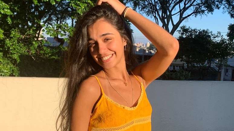 Jovem n&atilde;o pensa em abandonar redes sociais ap&oacute;s in&uacute;meras cr&iacute;ticas por v&iacute;deo