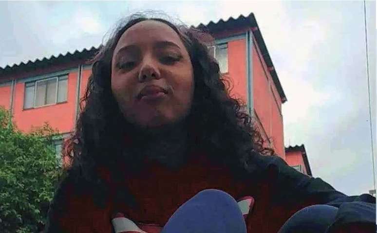 Stephany teve de mudar de escola para manter estudos @Arquivo Pessoal