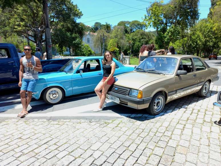 Marcley Mansur e Patr&iacute;cia Azevedo: f&atilde;s do Chevrolet Chevette.
