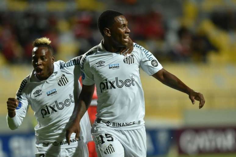 Angulo, do Santos, quer ganhar pouco, mas dev sair do Peixe