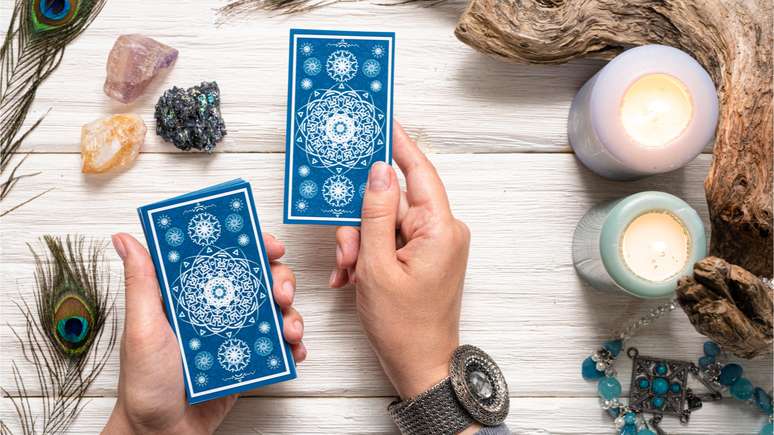 Entenda como a jornada do tarot pode contribuir na superação de desafios e para compreender melhor os caminhos que a vida segue – Shutterstock