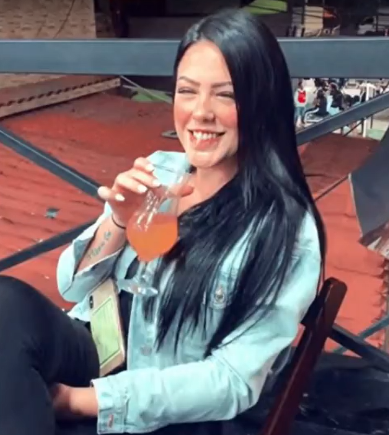 Blogueiras postaram fotos em shows e bares