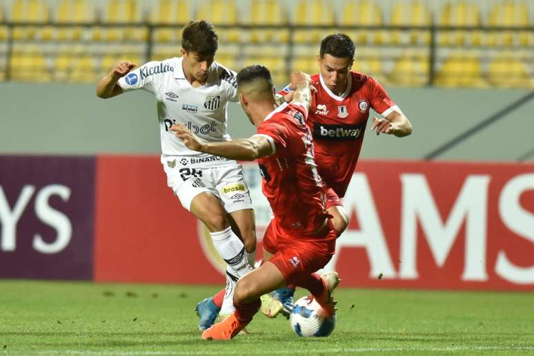 Santos cede empate contra La Calera e perde chance na Sula