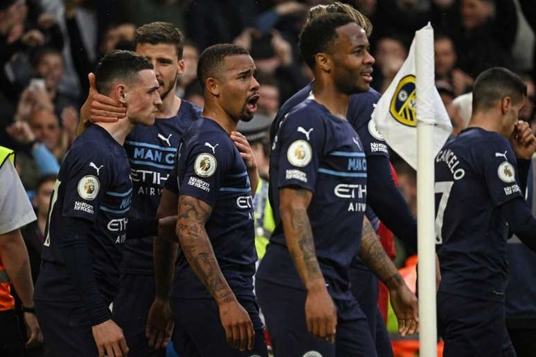 Manchester City dominou a partida desde o início e somou mais três importantes pontos (Foto: OLI SCARFF / AFP)