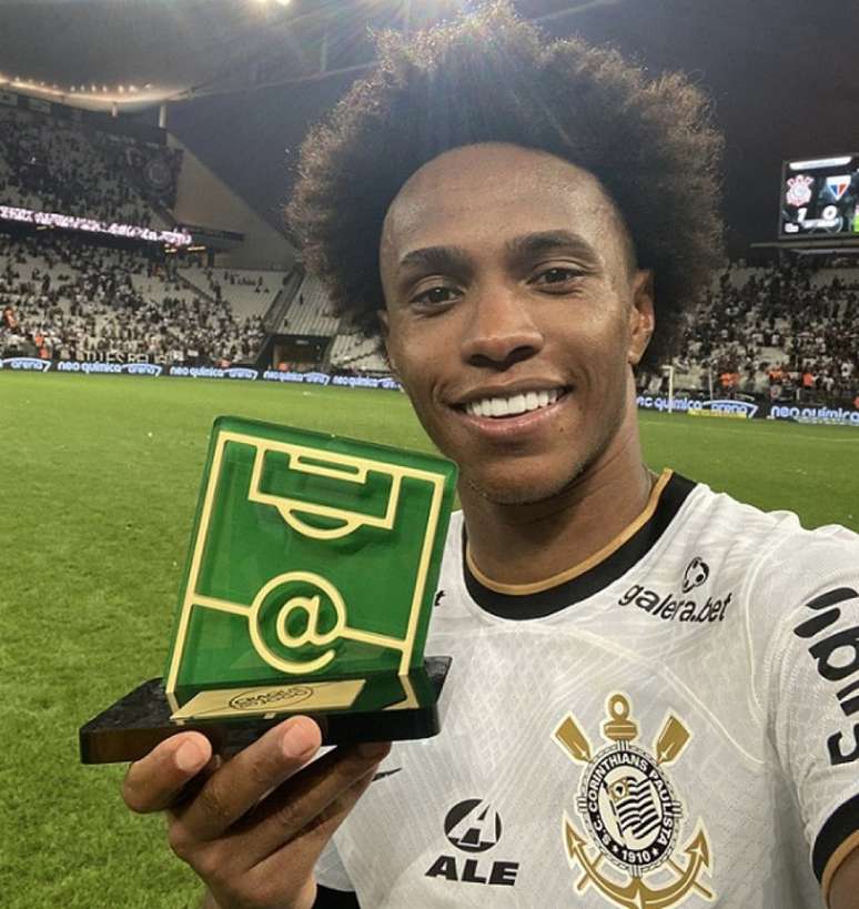 O meia Willian foi eleito o melhor em campo na vitória do Timão (Foto: Divulgação/Corinthians)