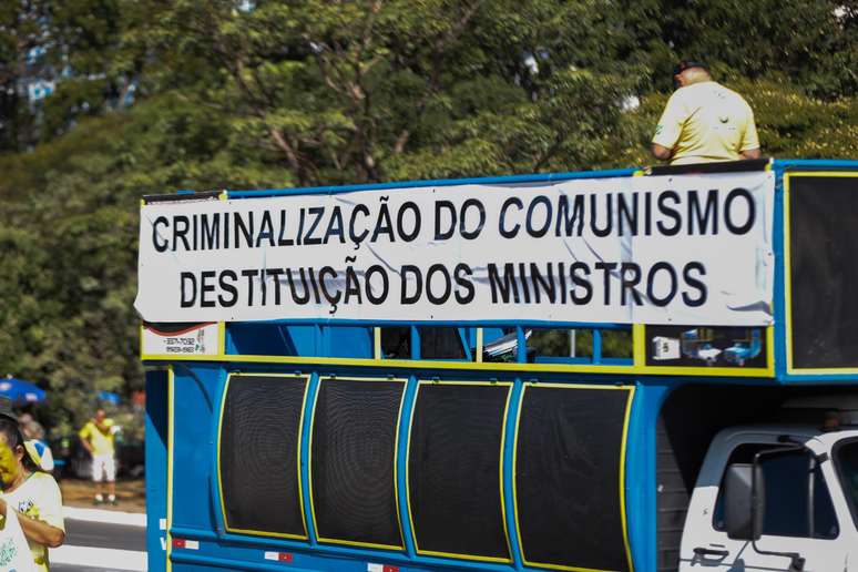 A PF do Distrito Federal (PM-DF) interditou o acesso ao prédio do Supremo Tribunal Federal (STF) neste domingo, 1º.