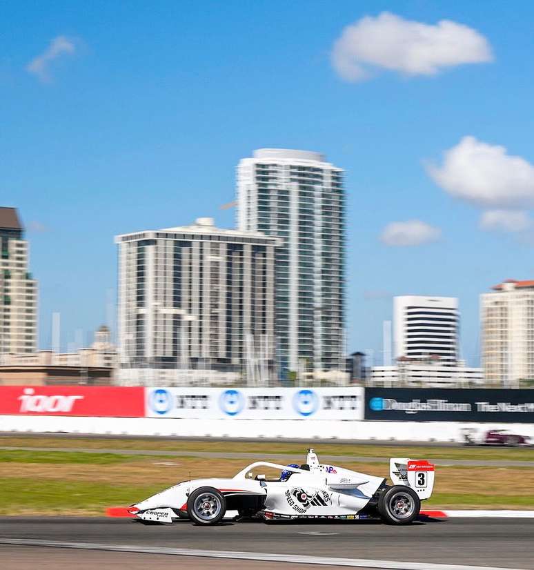 Jagger Jones venceu pela primeira vez na carreira na USF2000 