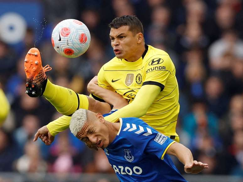 Everton vence Chelsea 