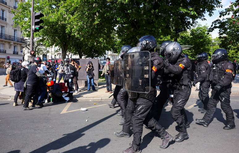 Tradicional marcha sindical do 1º de maio em Paris